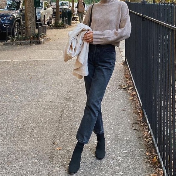 Free People High Waisted Jeans - Picture 3 of 9